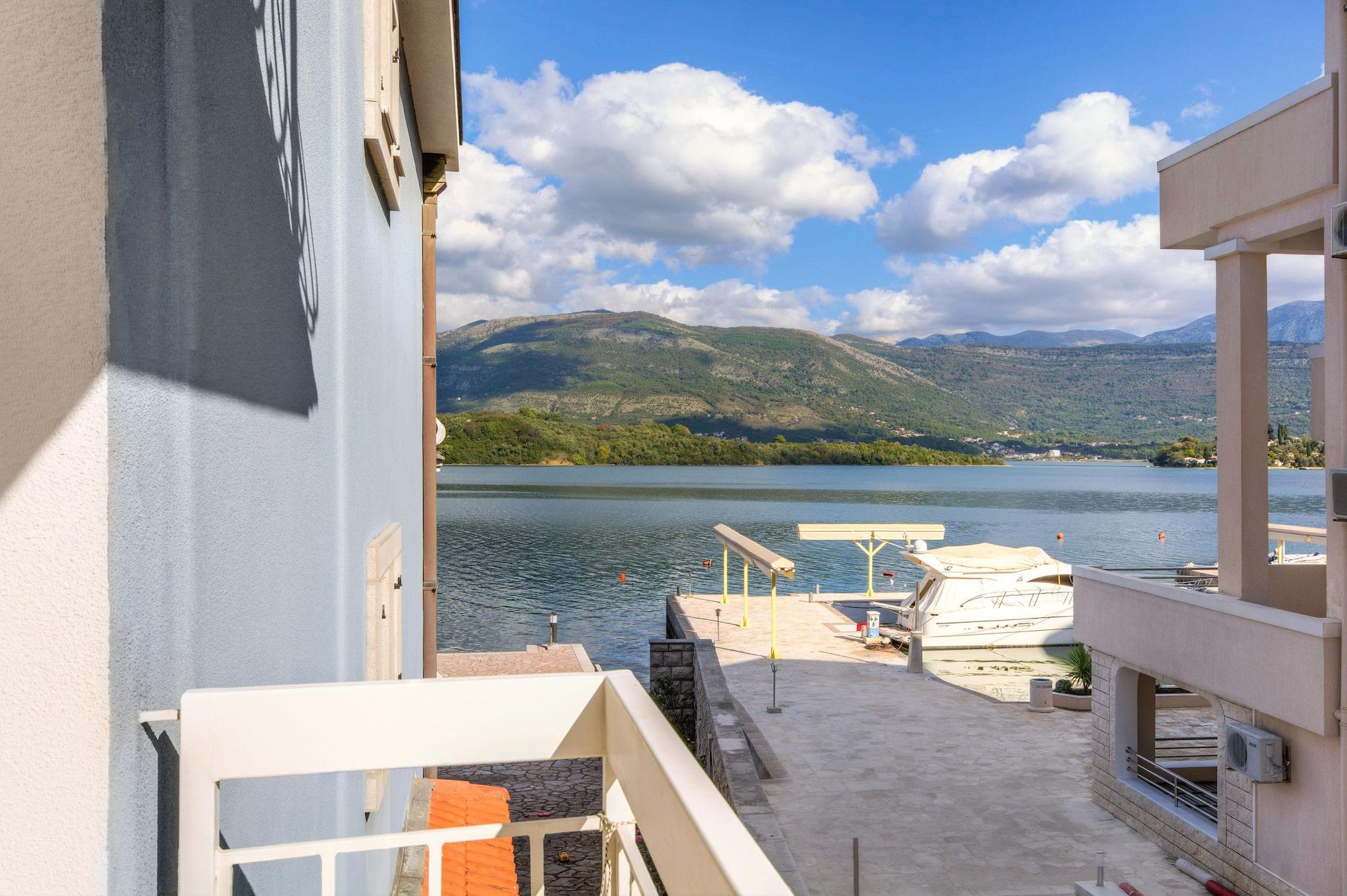 Apart-Hotel Villa Lav Nova Pec Exterior photo